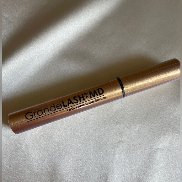 Grande Cosmetics, Grande Lash MD Lash Enhanced Serum - Picture 3 of 3